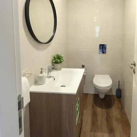 Cozy With Garden Apartament